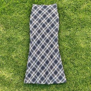 Maxi plaid skirt with black slit